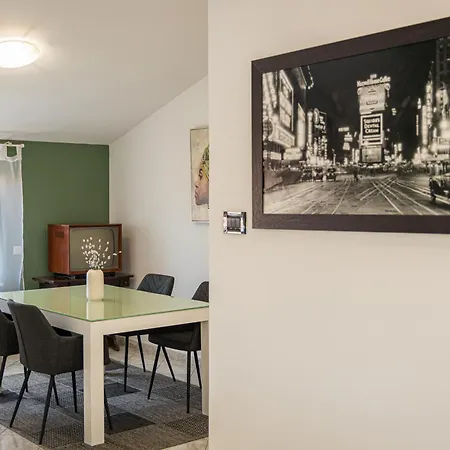 Anka Apartment *